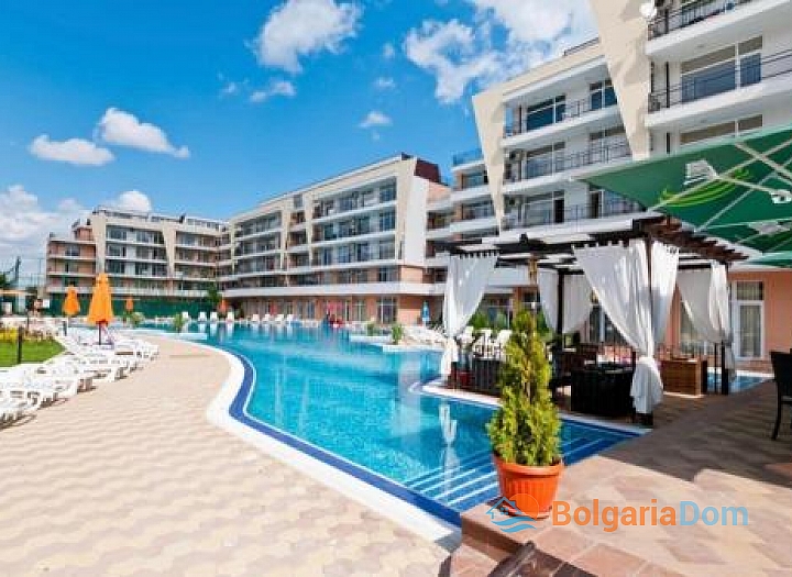 Apartament z nowymi meblami i widokiem na basen. Zdjęcie 7