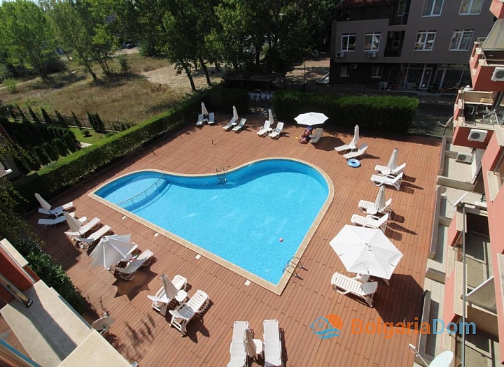 Excellent studio with pool view in a good complex. Photo 5