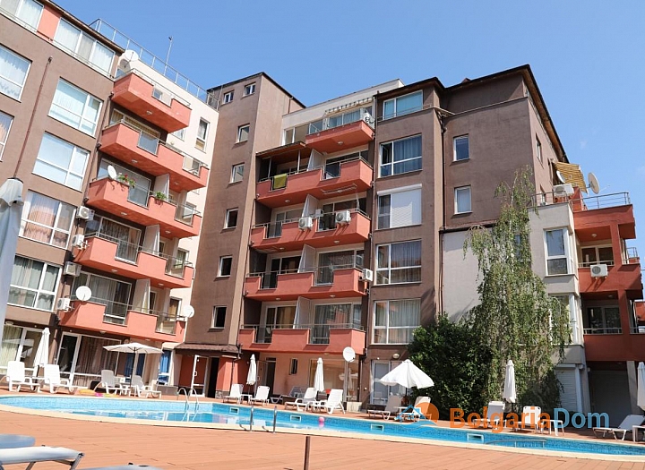 Excellent studio with pool view in a good complex. Photo 4
