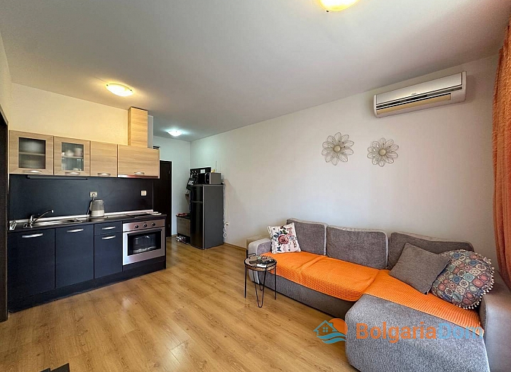 Apartment with side sea view. Photo 10