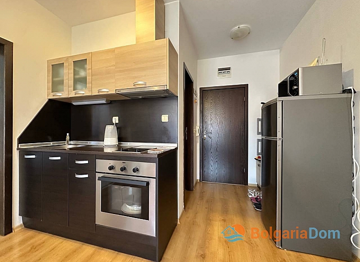 Apartment with side sea view. Photo 13