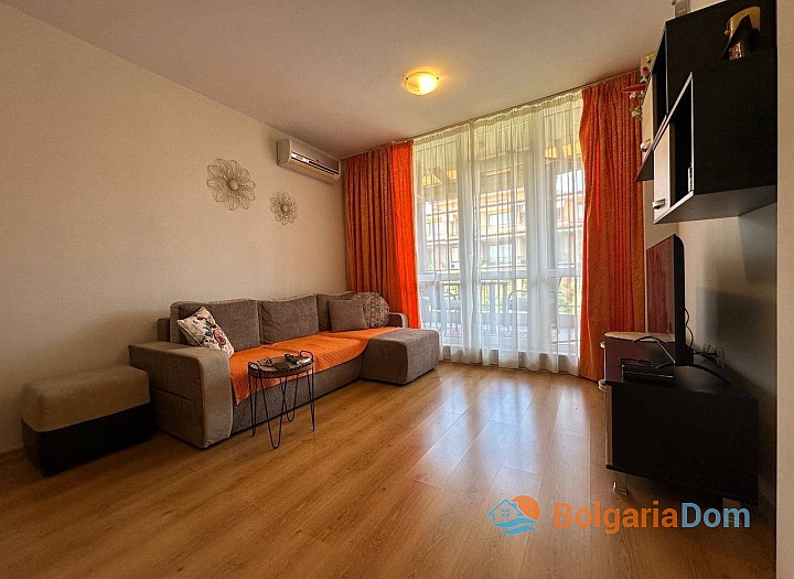 Apartment with side sea view. Photo 11