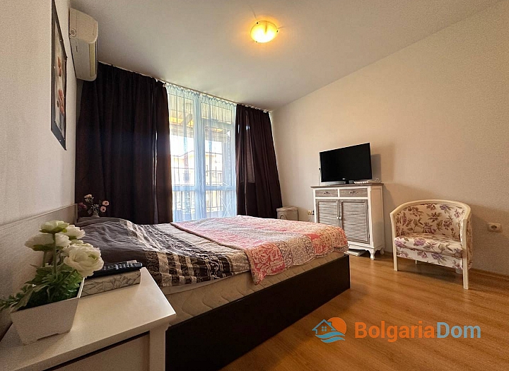 Apartment with side sea view. Photo 15