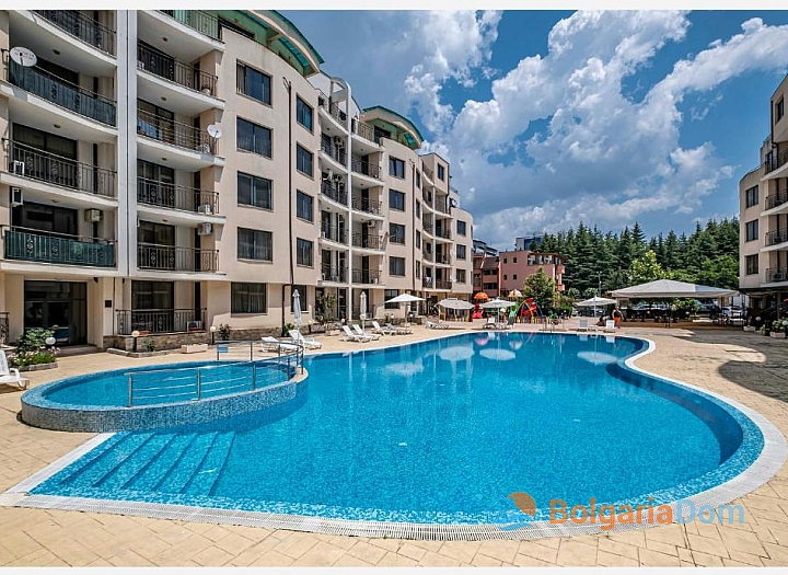 Two-room apartment with a large terrace. Photo 1