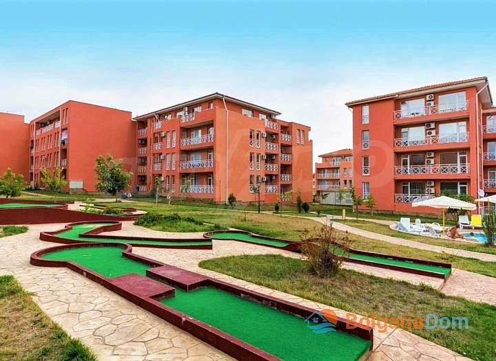 Beautiful three-room apartment in a huge complex. Photo 20