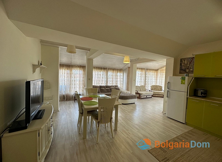 Spacious two-room apartment 400 meters from the sea. Photo 11