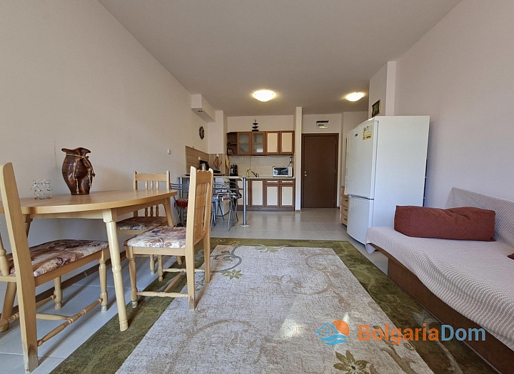 Apartament z widokiem na basen w dużym kompleksie. Zdjęcie 8 Apartament z widokiem na basen w dużym kompleksie. Zdjęcie 8