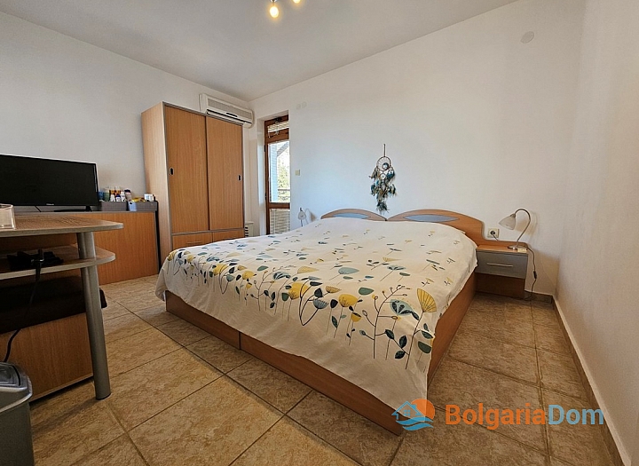 Vynikající apartmán s výhledem na moře a parkováním v centru Sveti Vlas. Foto 2