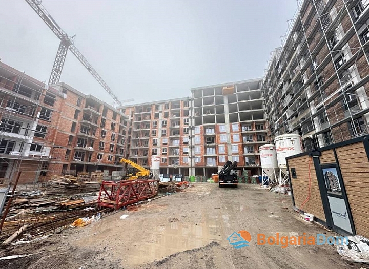 Two-room apartment in Burgas in a new building. Photo 2