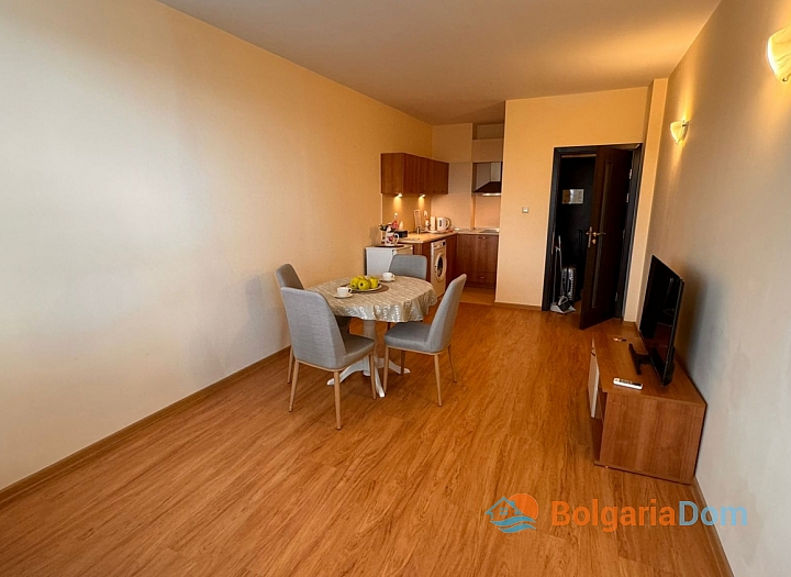 Velký dvoupokojový apartmán s výhledem na moře. Foto 12