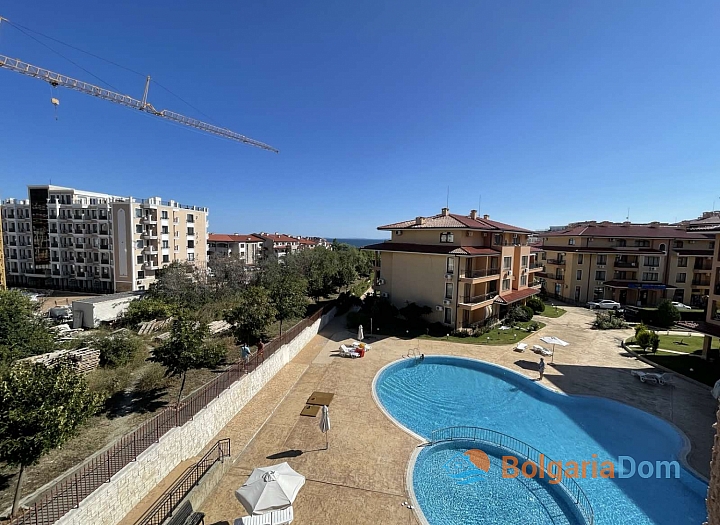 Excellent two-room apartment overlooking the pool. Photo 14