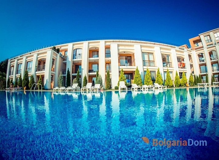 Apartmán s výhledem na moře ve velkém komplexu. Foto 3