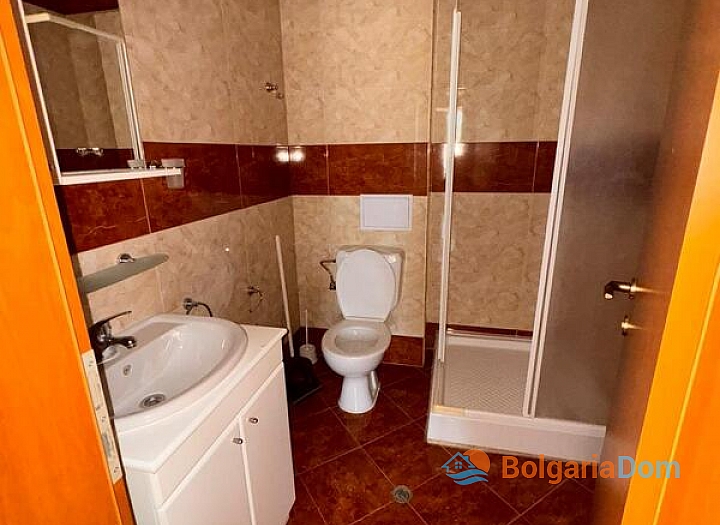 Prostorný apartmán 50 metrů od moře v uzavřeném rodinném komplexu . Foto 10