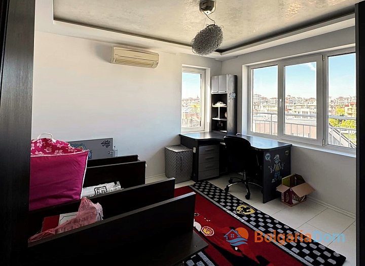 Luksusowy trzypokojowy apartament z widokiem na morze w Nesebyrze. Zdjęcie 7
