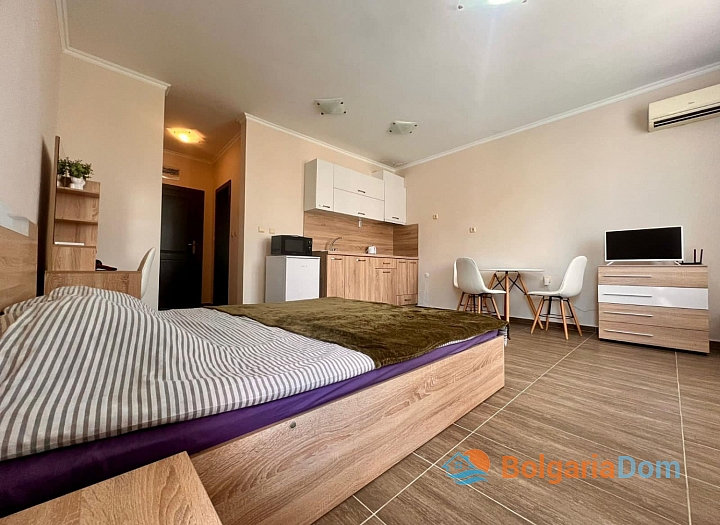 Prostorné nové studio 100 metrů od pláže. Foto 2