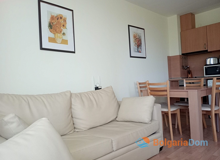 Apartment with mountain view in a large complex. Photo 11