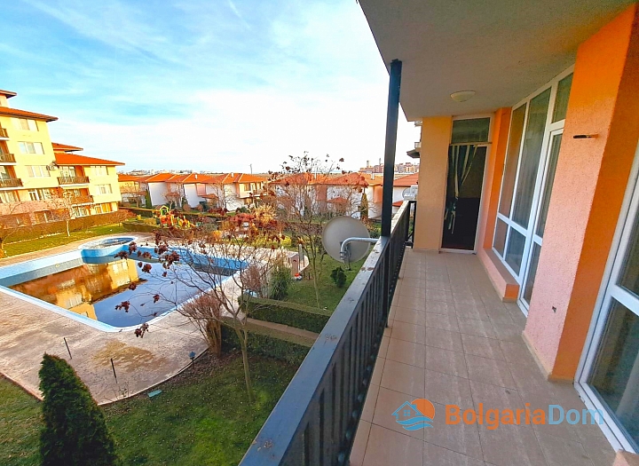 Dreizimmerwohnung mit Poolblick. Foto 7