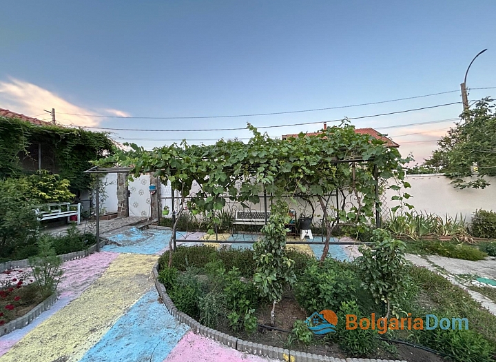 Отличный дом с тремя спальнями и красивым садом. Фото 10