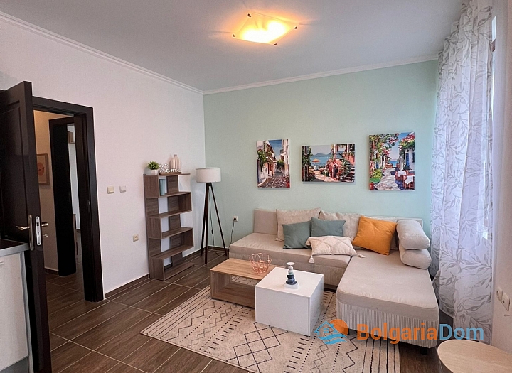 Przytulne dwupokojowe mieszkanie w kompleksie Sun Wave. Zdjęcie 2