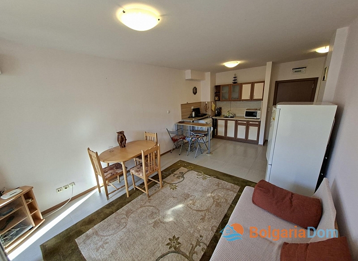 Apartament z widokiem na basen w dużym kompleksie. Zdjęcie 2 Apartament z widokiem na basen w dużym kompleksie. Zdjęcie 2