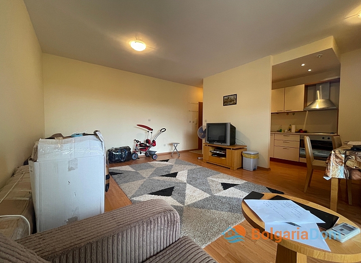 Dvoupokojový apartmán v luxusním komplexu s výhledem na bazén. Foto 3