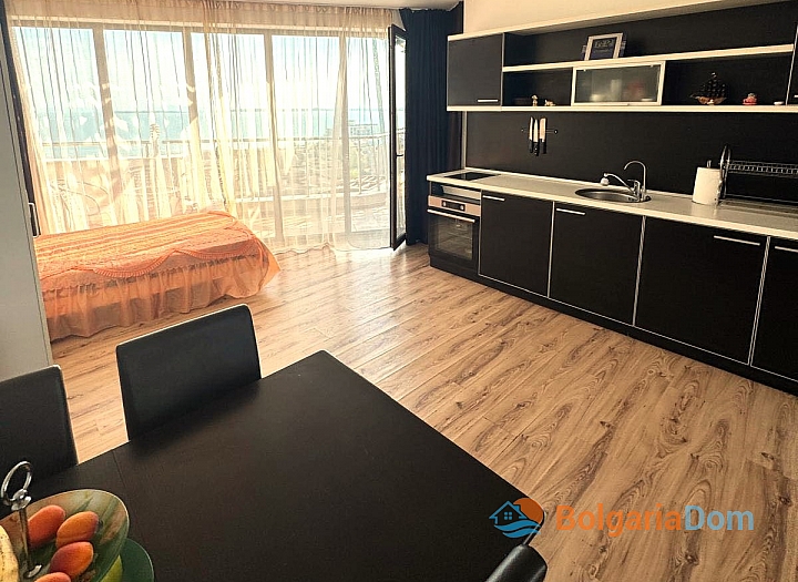 Krásný apartmán s panoramatickým výhledem na moře ve Sveti Vlas. Foto 3
