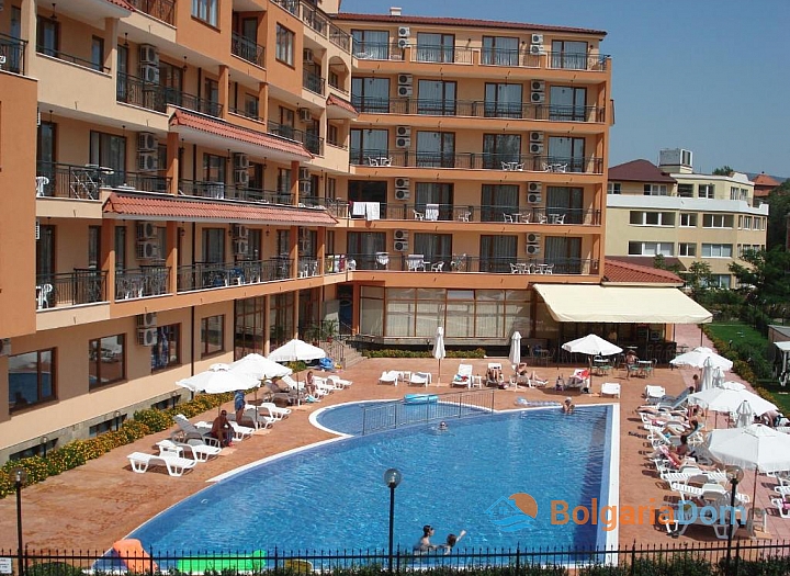 Studio with pool view, 600 meters from the sea. Photo 1