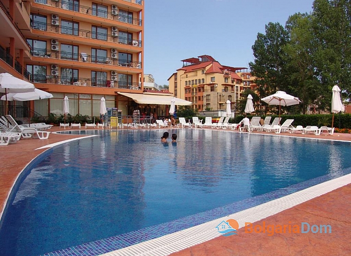 Studio with pool view, 600 meters from the sea. Photo 12