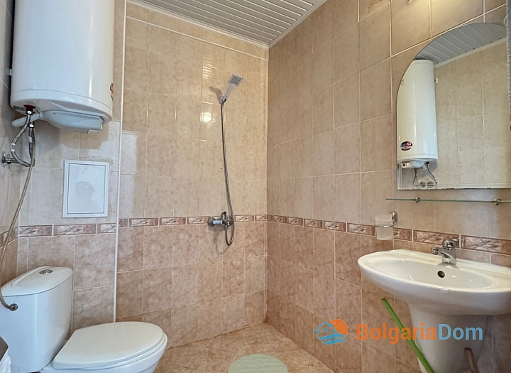 Útulný třípokojový byt v uzavřeném rodinném komplexu. Foto 10