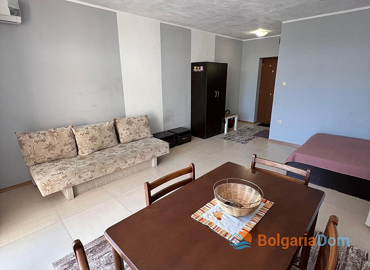 Vynikající studio ve velkém komplexu. Foto 7