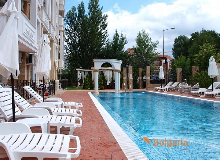 Dvoupokojový apartmán v luxusním komplexu na pobřeží. Foto 18