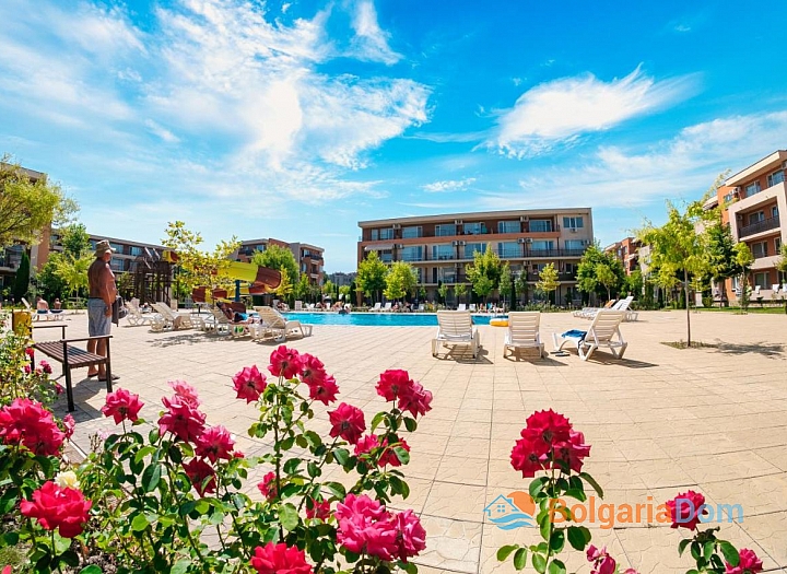 Two-bedroom apartment in a large complex. Photo 8