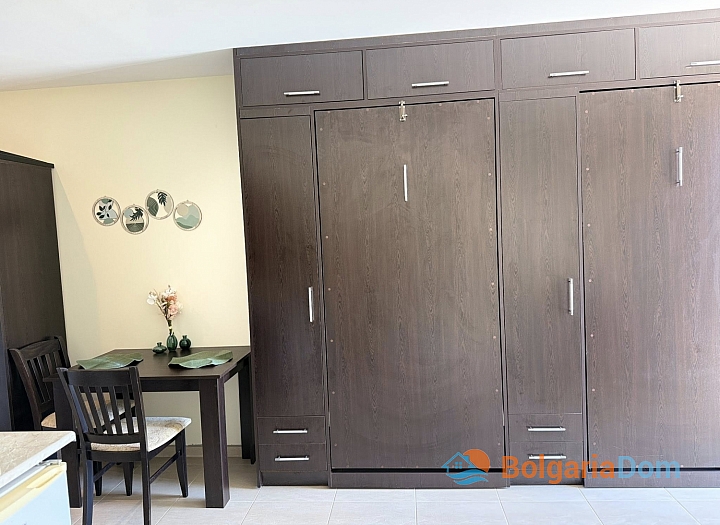 Vynikající studio s výhledem na bazén ve velkém komplexu na pobřeží. Foto 8