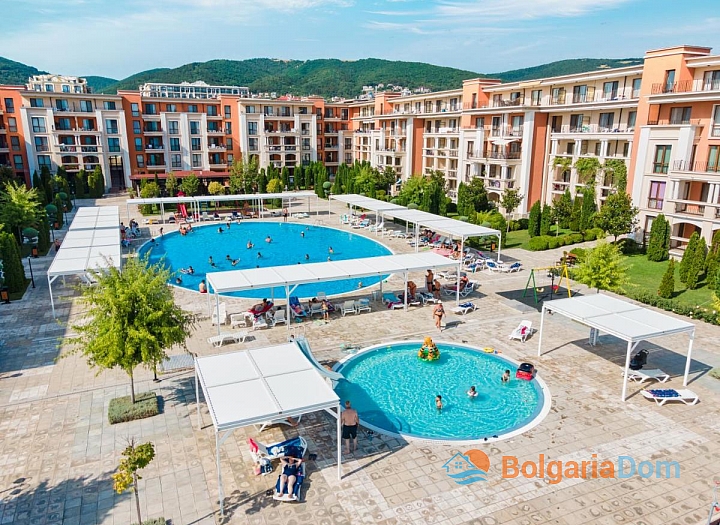 Apartmán s velkou terasou a výhledem na moře v první řadě. Foto 12