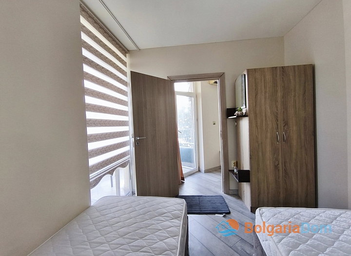 Eine gemütliche Wohnung mit neuen Möbeln. Foto 9