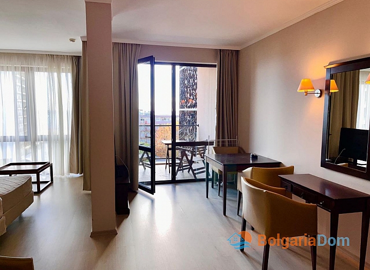 Большая студия с видом на море в роскошном комплексе. Фото 9