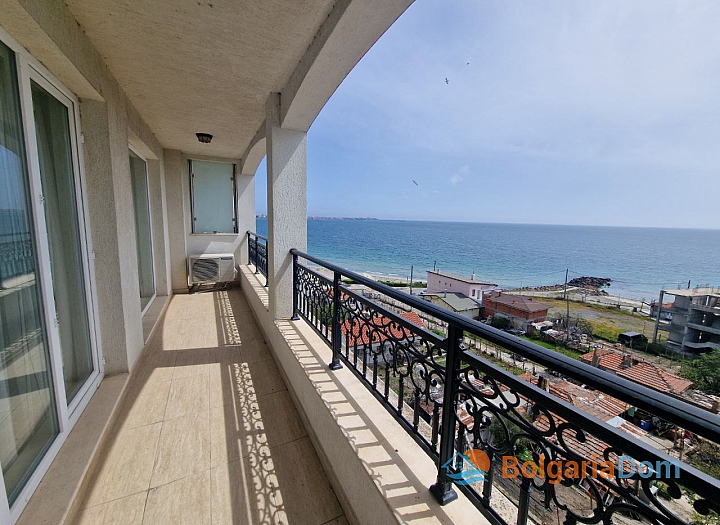 Ausgezeichnetes großes Studio mit Meerblick. Foto 3