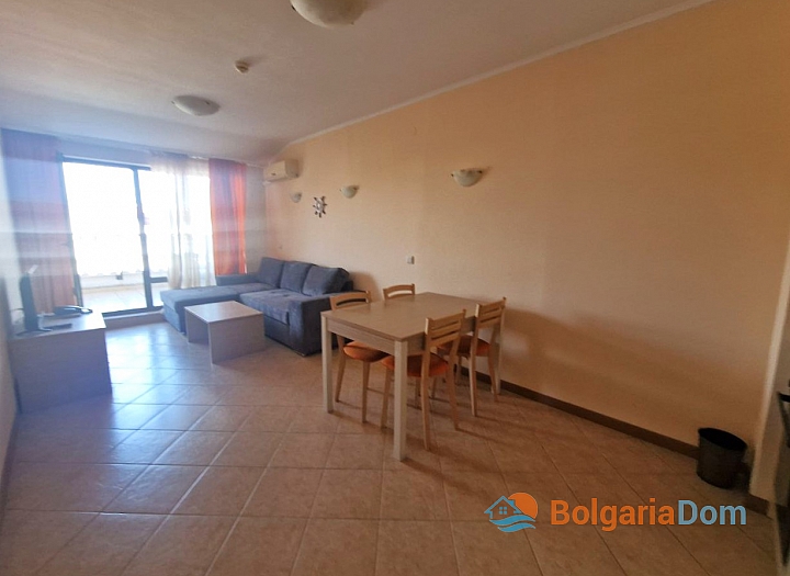 Spacious apartment with pool view in excellent complex. Photo 14