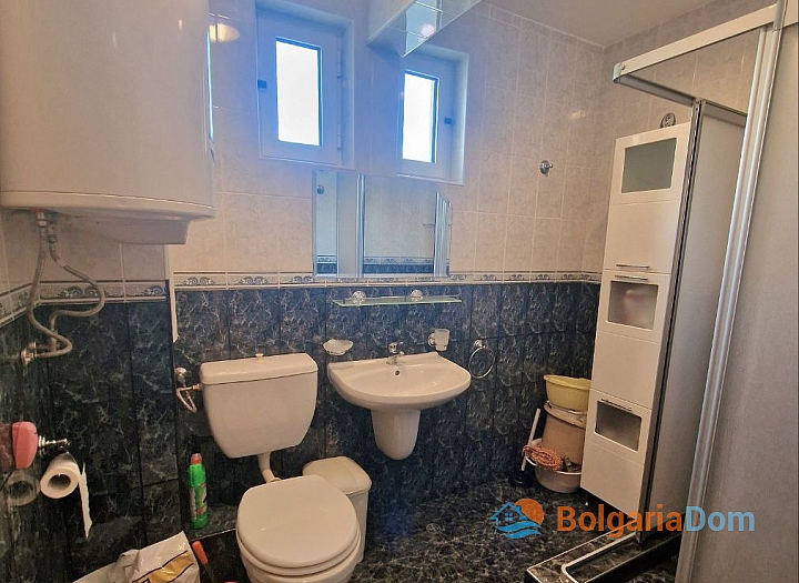 Dreizimmerwohnung mit großer Terrasse 100 Meter vom Meer entfernt. Foto 12