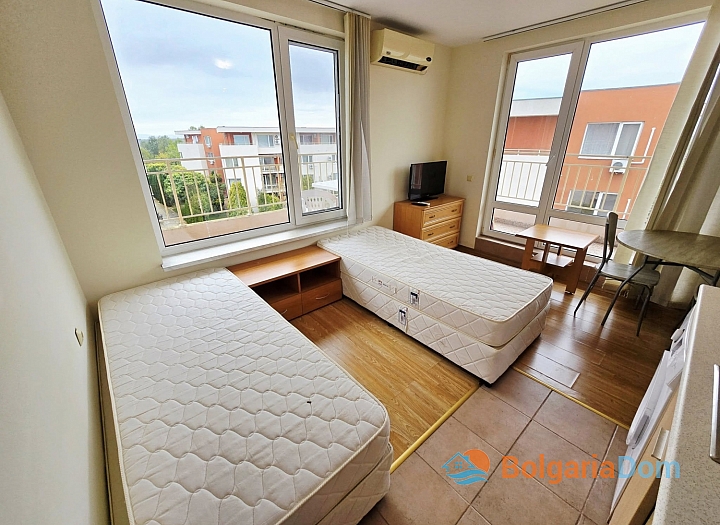 Excellent studio with a pool view. Photo 2 Excellent studio with a pool view. Photo 2