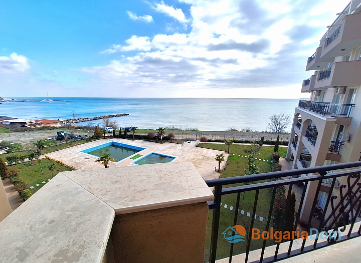 Apartment mit direktem Meerblick in erster Reihe. Foto 4