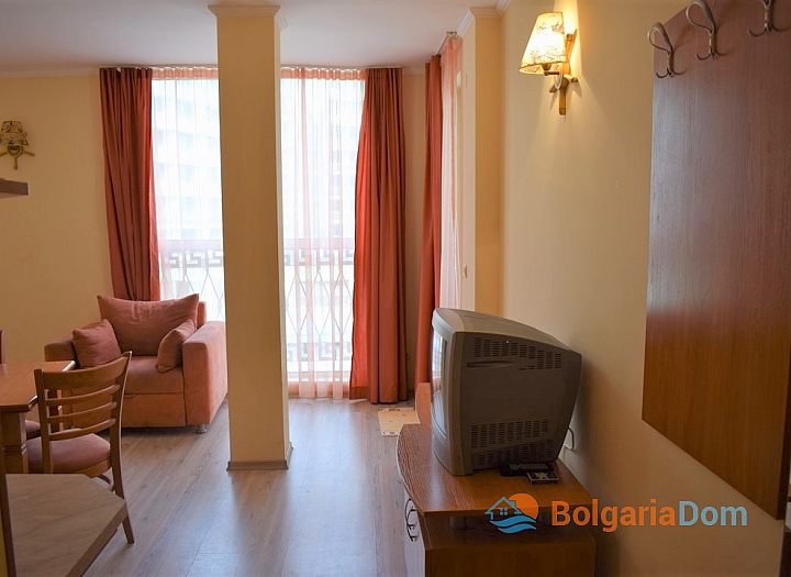 Двухкомнатная квартира в элитном комплексе на Солнечном берегу в Болгарии. Фото 7