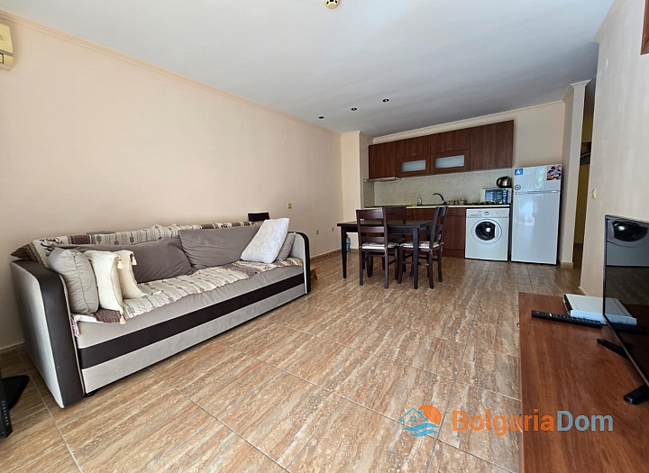 Ausgezeichnete Wohnung in einer Anlage in erster Reihe. Foto 2