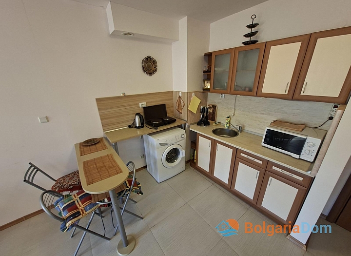 Apartament z widokiem na basen w dużym kompleksie. Zdjęcie 10 Apartament z widokiem na basen w dużym kompleksie. Zdjęcie 10