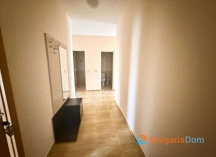 Apartment with a view of the large complex area. Photo 28