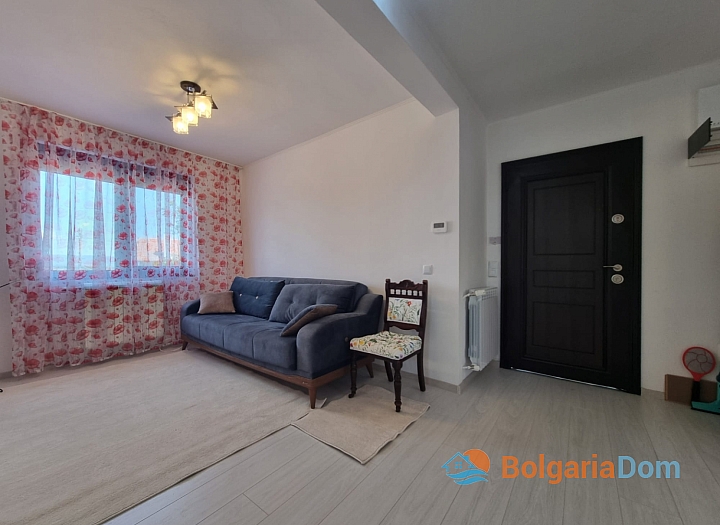 Solidní dům blízko moře. Foto 9