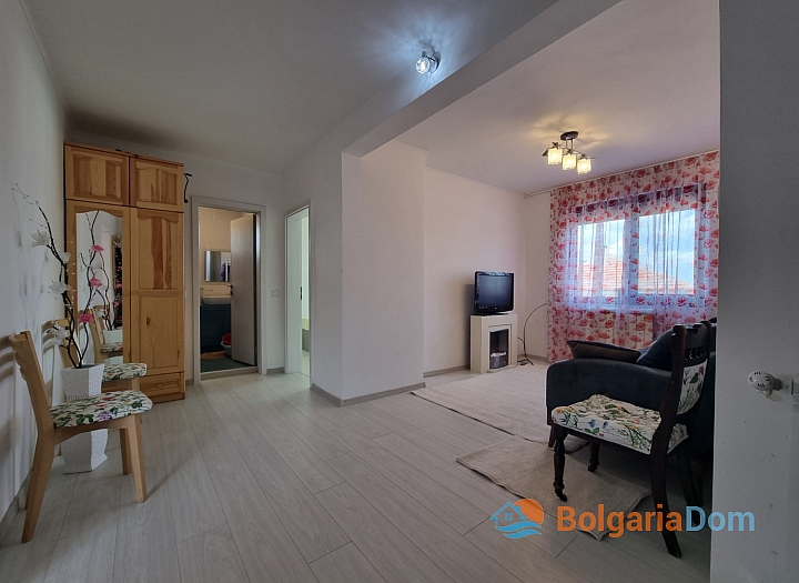 Solidní dům blízko moře. Foto 8