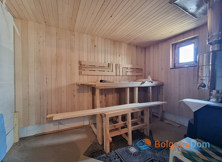 Solidní dům blízko moře. Foto 16