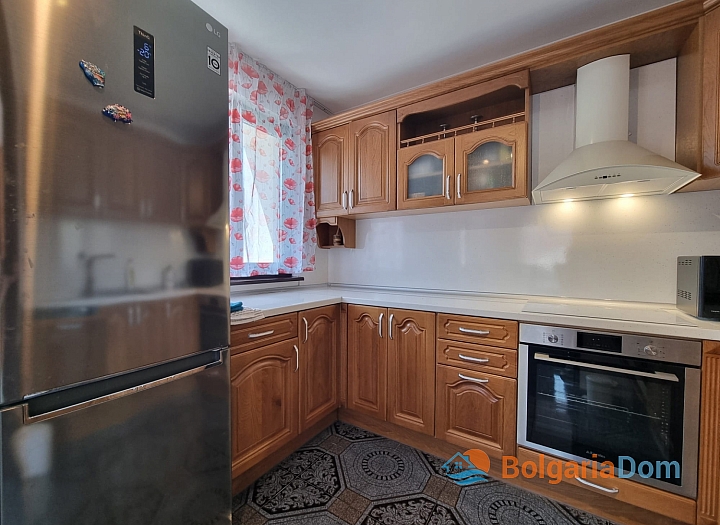Solidní dům blízko moře. Foto 6