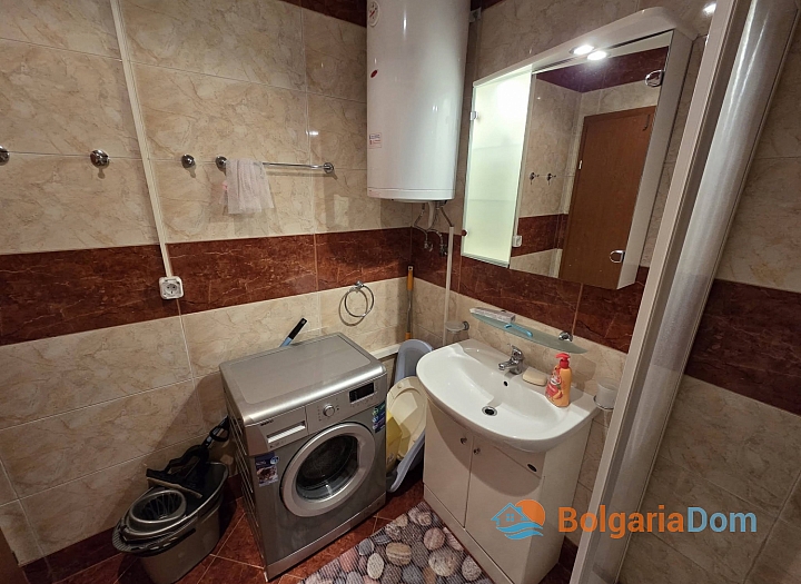 Apartment with a pool view on the first line. Photo 14